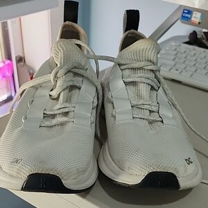 On Cloud Women White and Black Sneakers